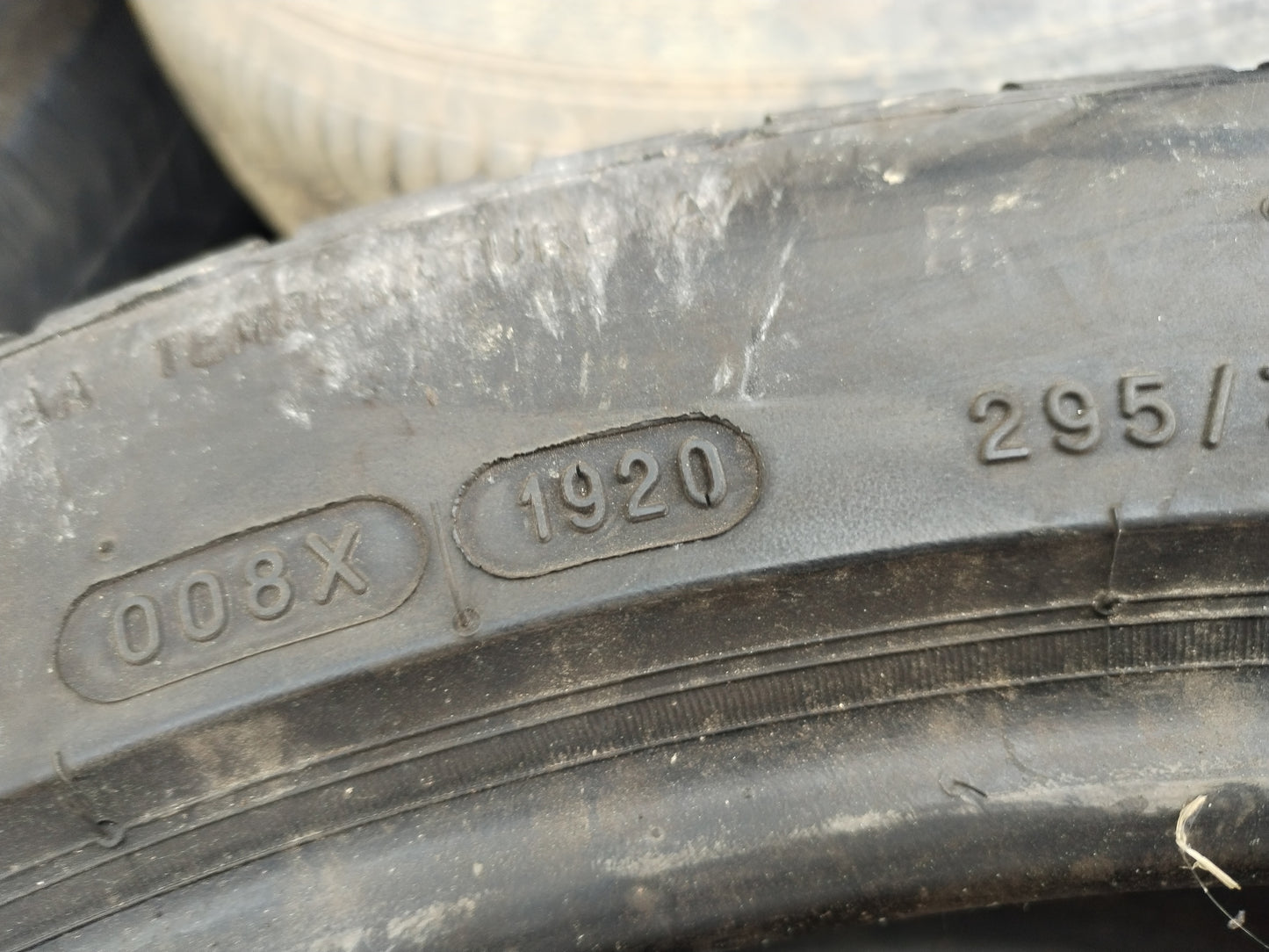 Michelin 295/35R21 tires