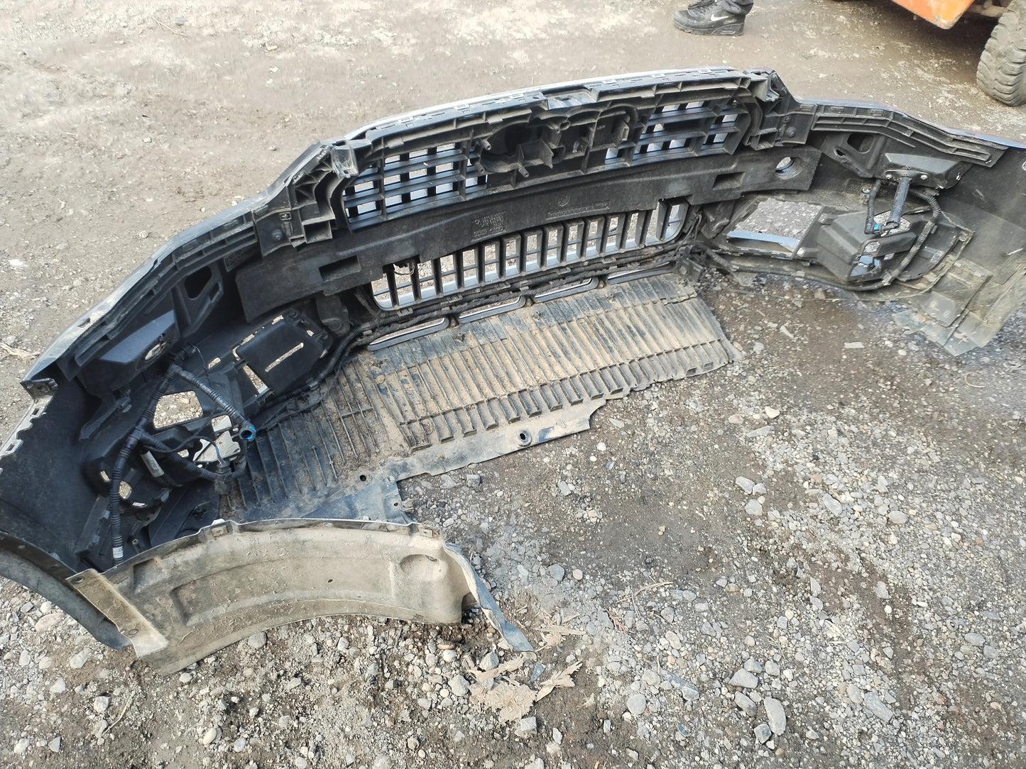 Front bumper -AUDI A6 C7 Allroad Lift -DAMAGED-