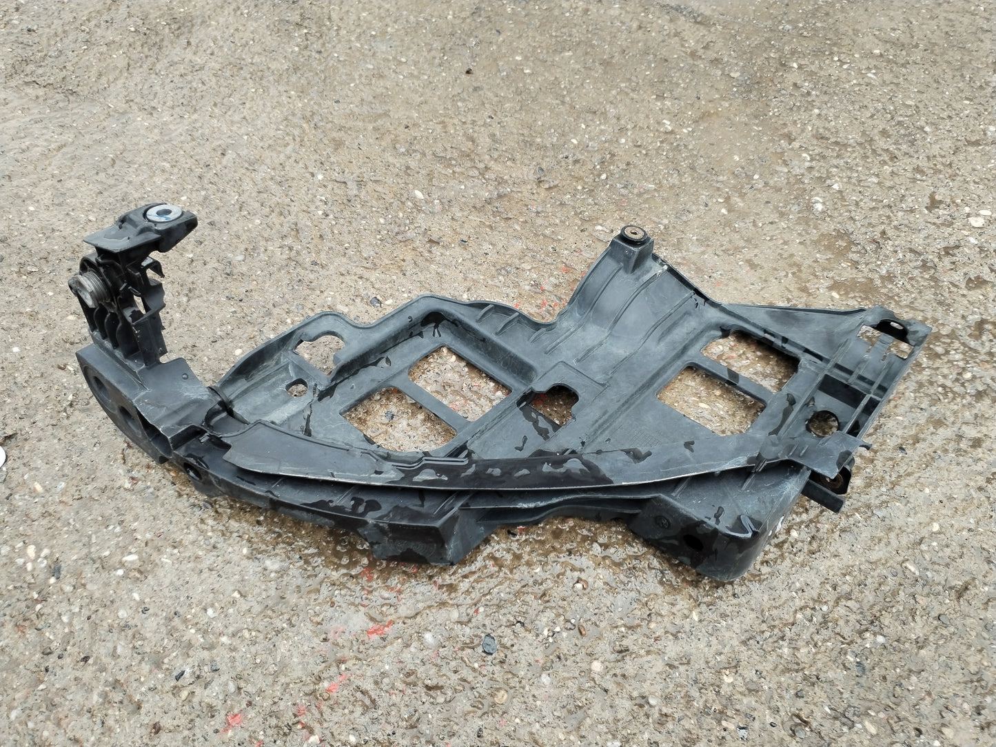 Headlight bracket left - VW GOLF 6