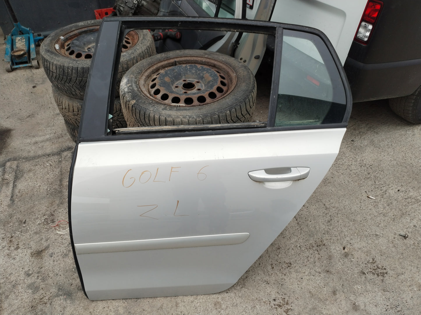 Rear left door - VW GOLF 6