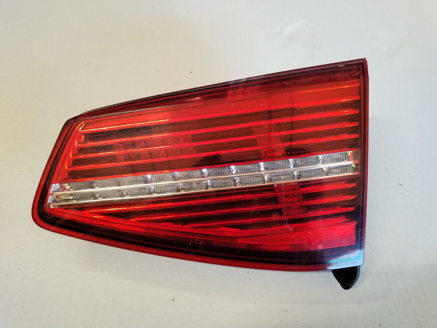 Žaromet zadnji Led -VW PASSAT b8 Desno