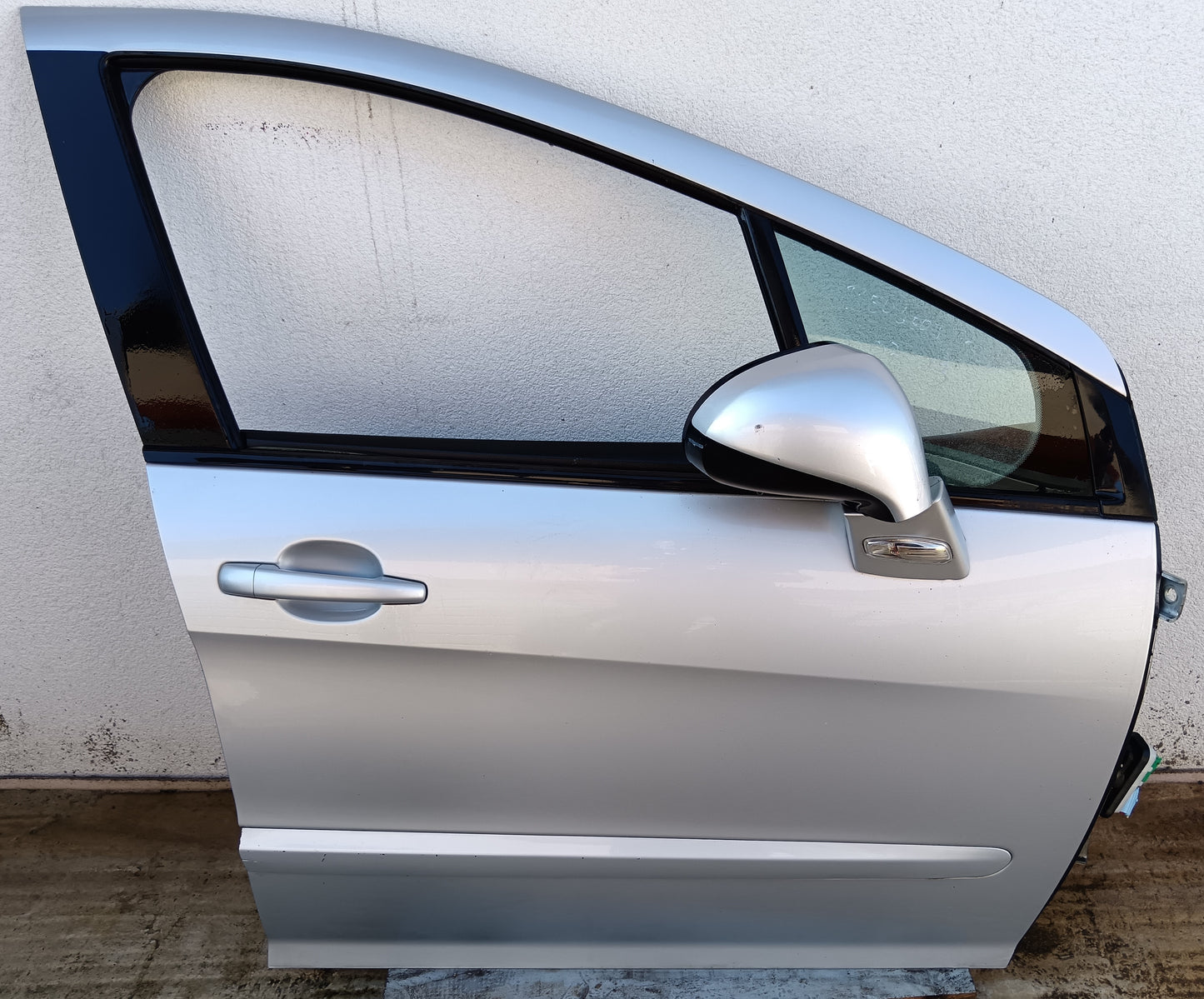 Front right door -PEUGEOT 308- 2007-2013