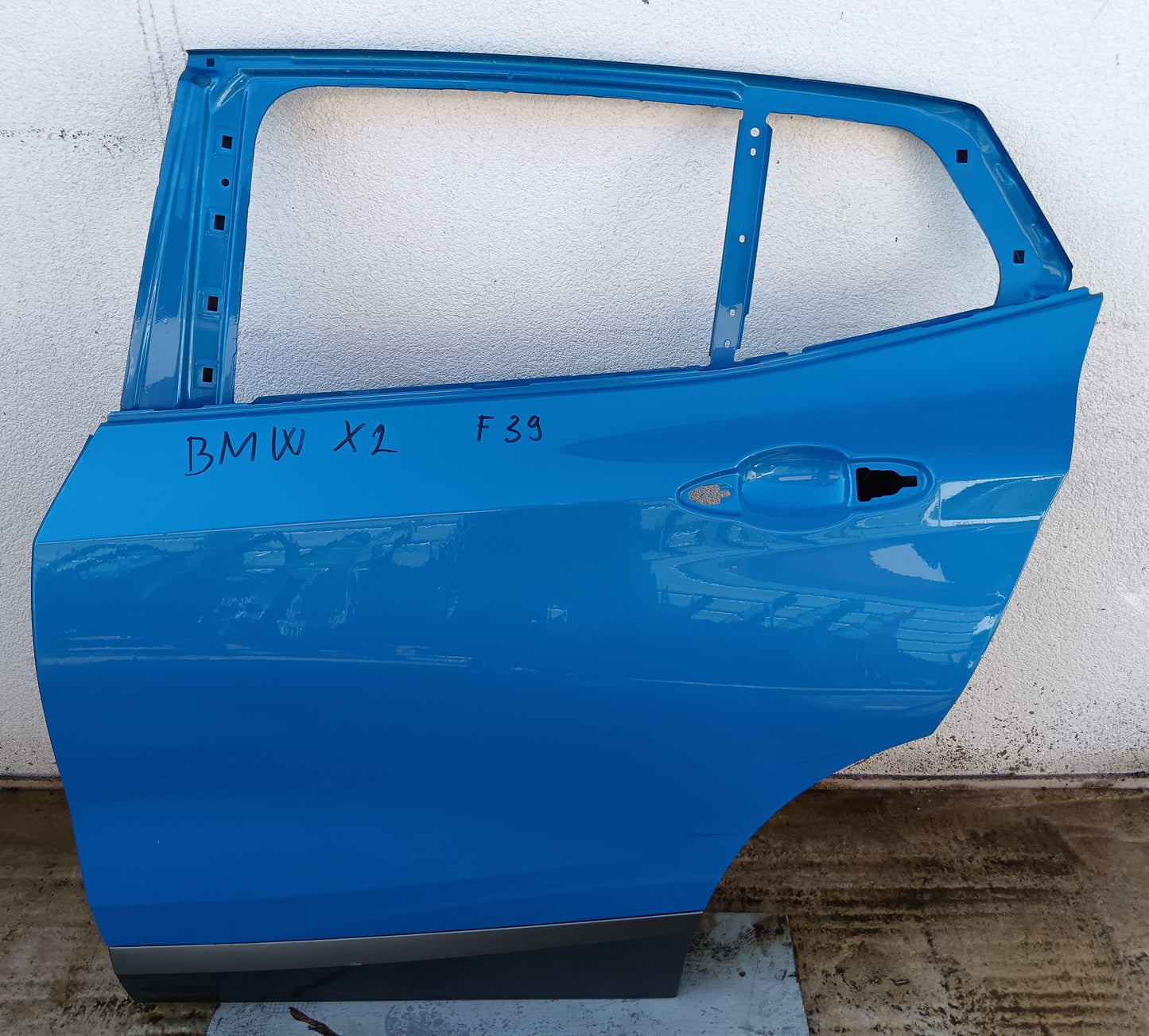 Left rear door -BMW X2- F39-