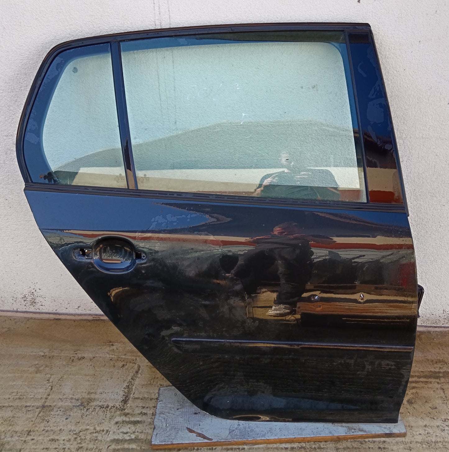 Right rear door -VW GOLF 5-