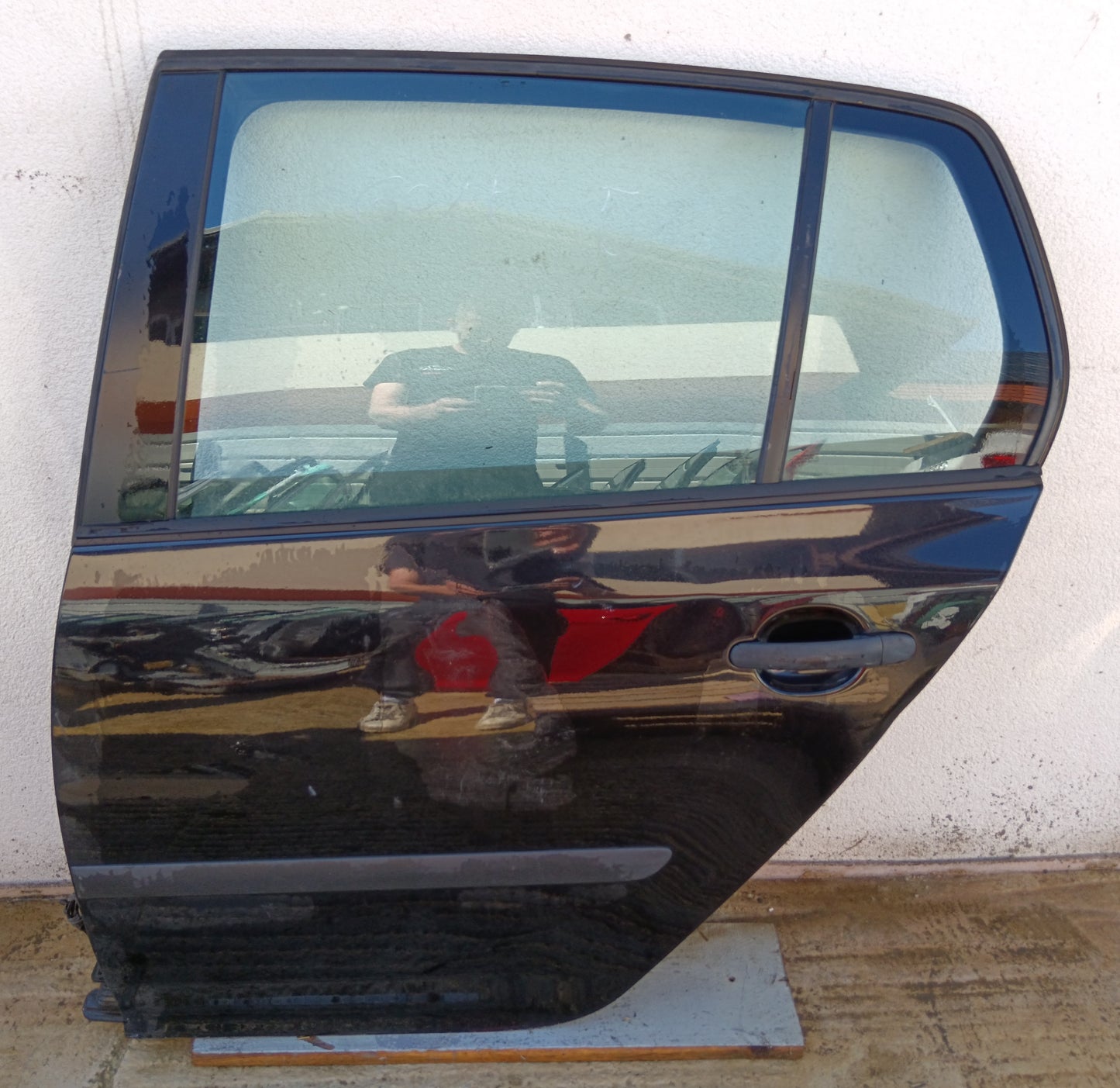 Rear left door -VW GOLF 5-