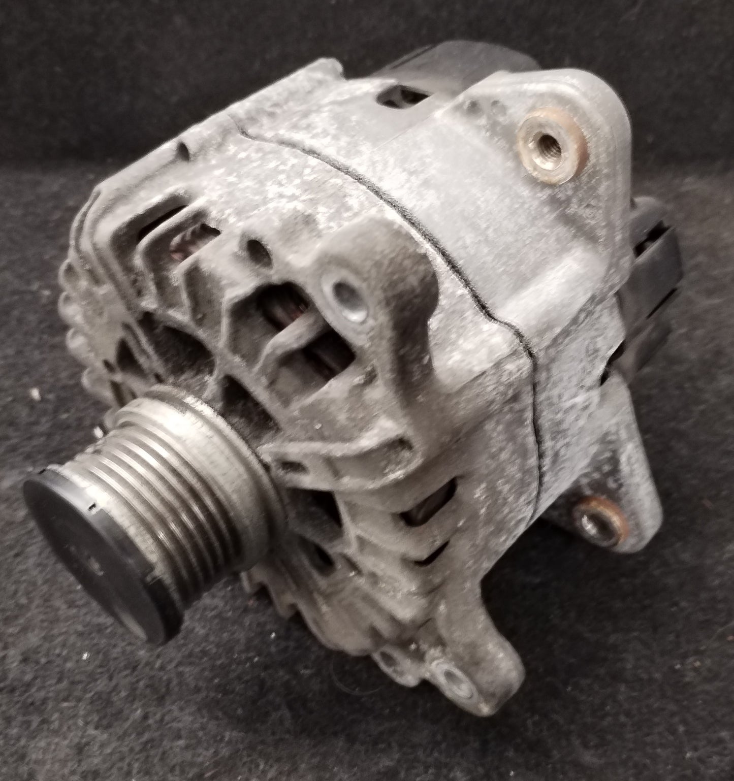 Alternator AUDI A6 C7 2.0 TDI